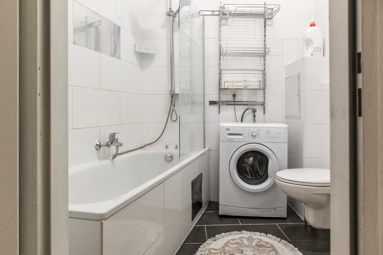 Joyful 2Br Shared Apt Near Millenium Tower & Danube River Wien Ngoại thất bức ảnh